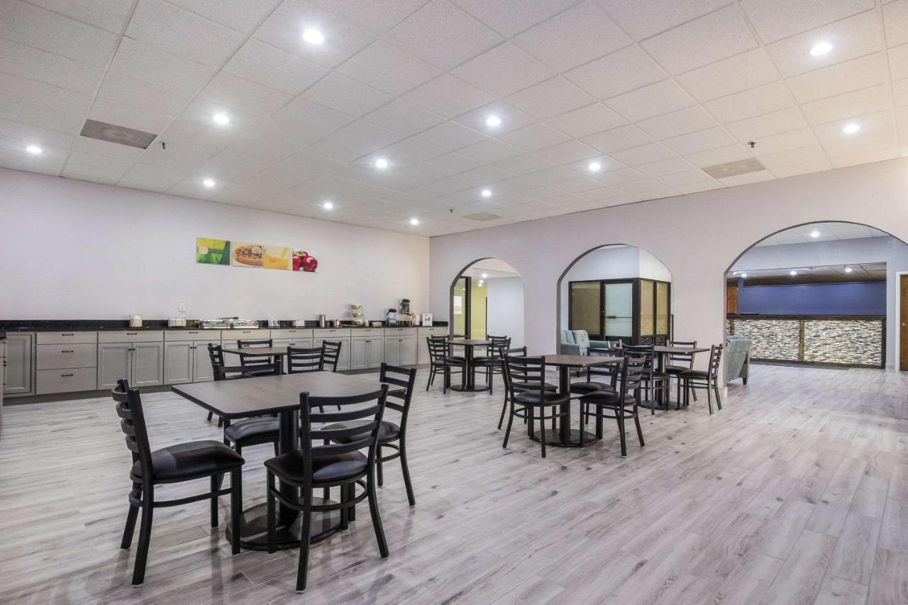 Inn Quality Grayville